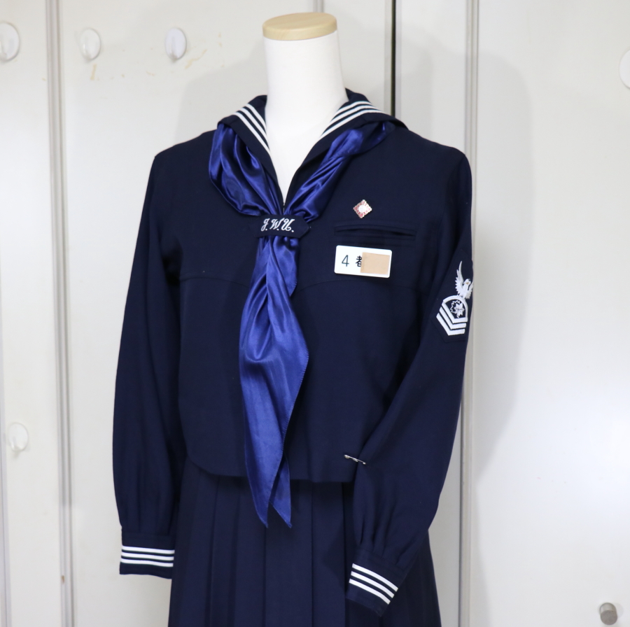 日本女子大学附属中学校●ＪＷＵ新品指定スカーフ●濃紺色純正品です♪
