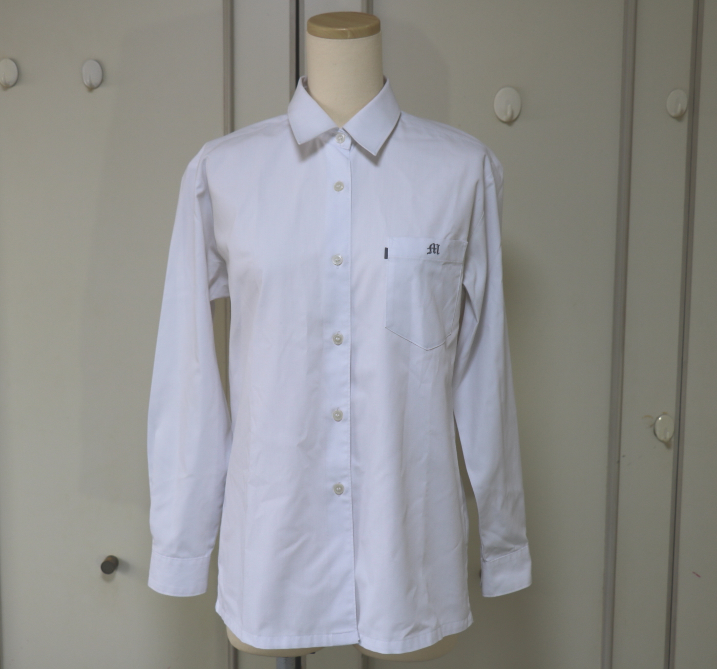 目黒学院高校■女子指定ブラウス長袖　正装用白色２０１９年式１年使用の美品